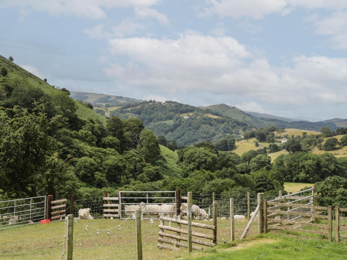 Tan Y Castell Shepherds Hut Llangollen Extérieur photo